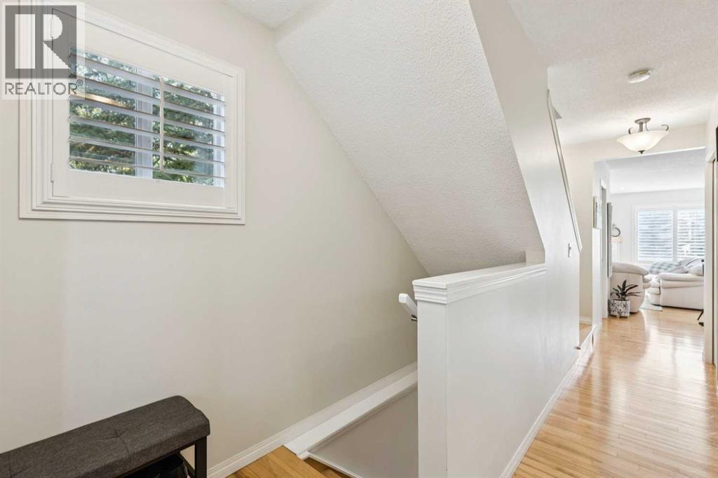 35 Royal Oak Gardens Nw Property Photo 8