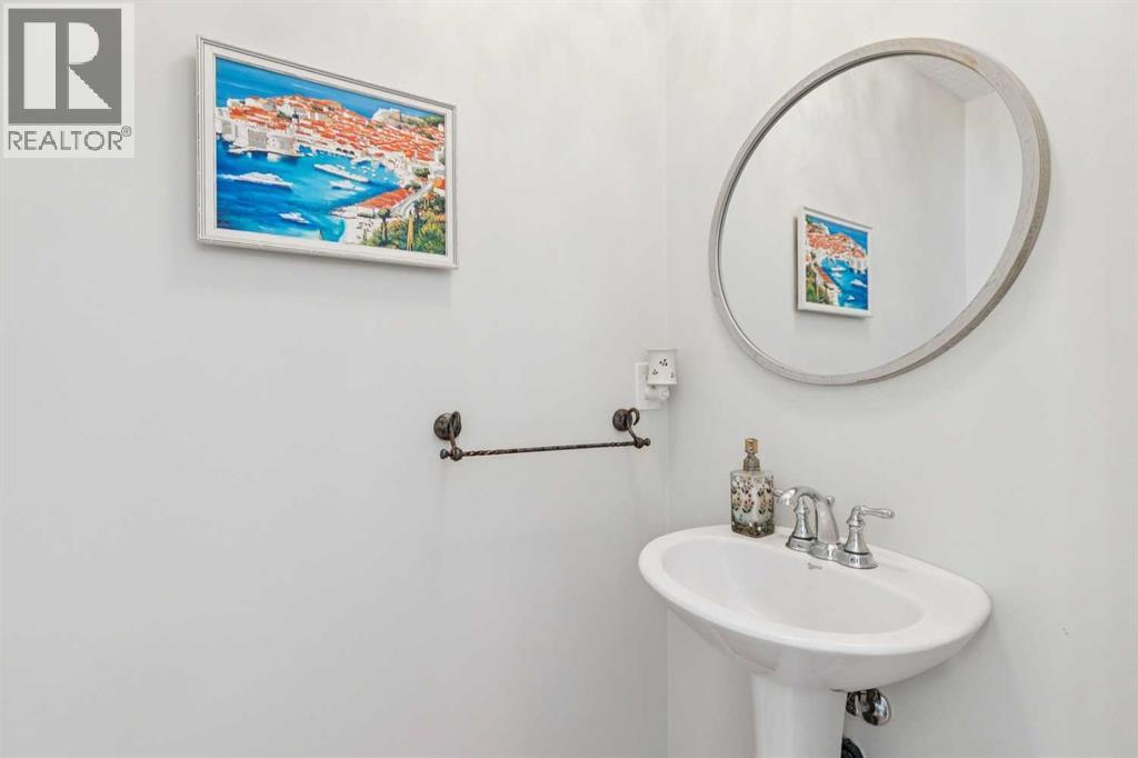 35 Royal Oak Gardens Nw Property Photo 9