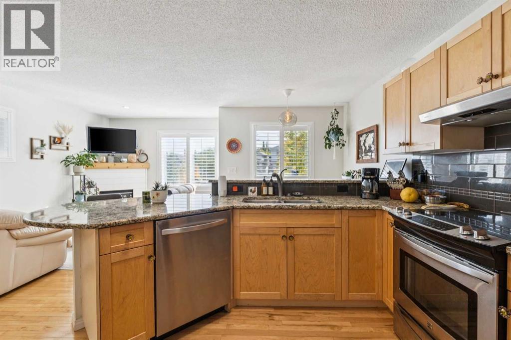 35 Royal Oak Gardens Nw Property Photo 12