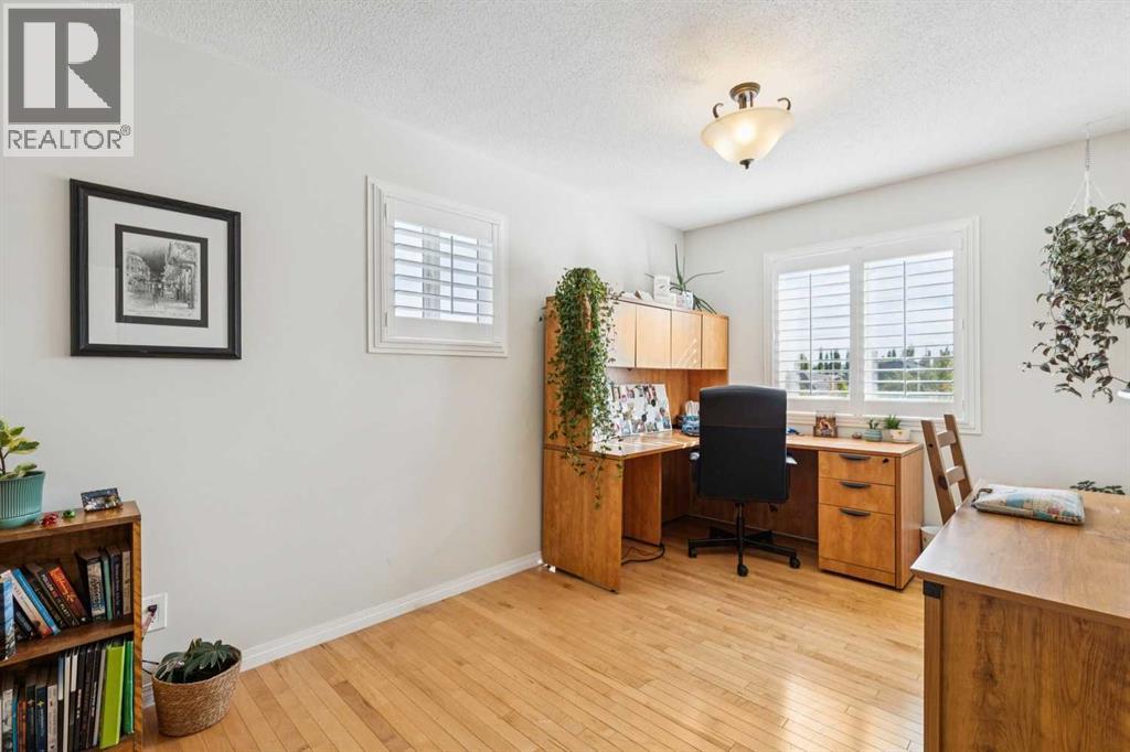 35 Royal Oak Gardens Nw Property Photo 26