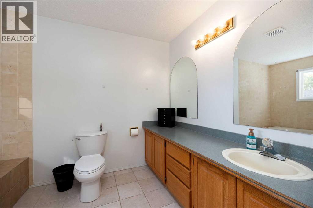 222 Berens Place Property Photo 15