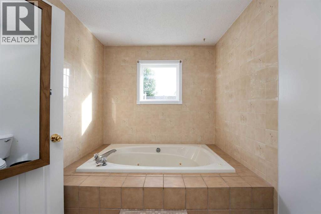 222 Berens Place Property Photo 17