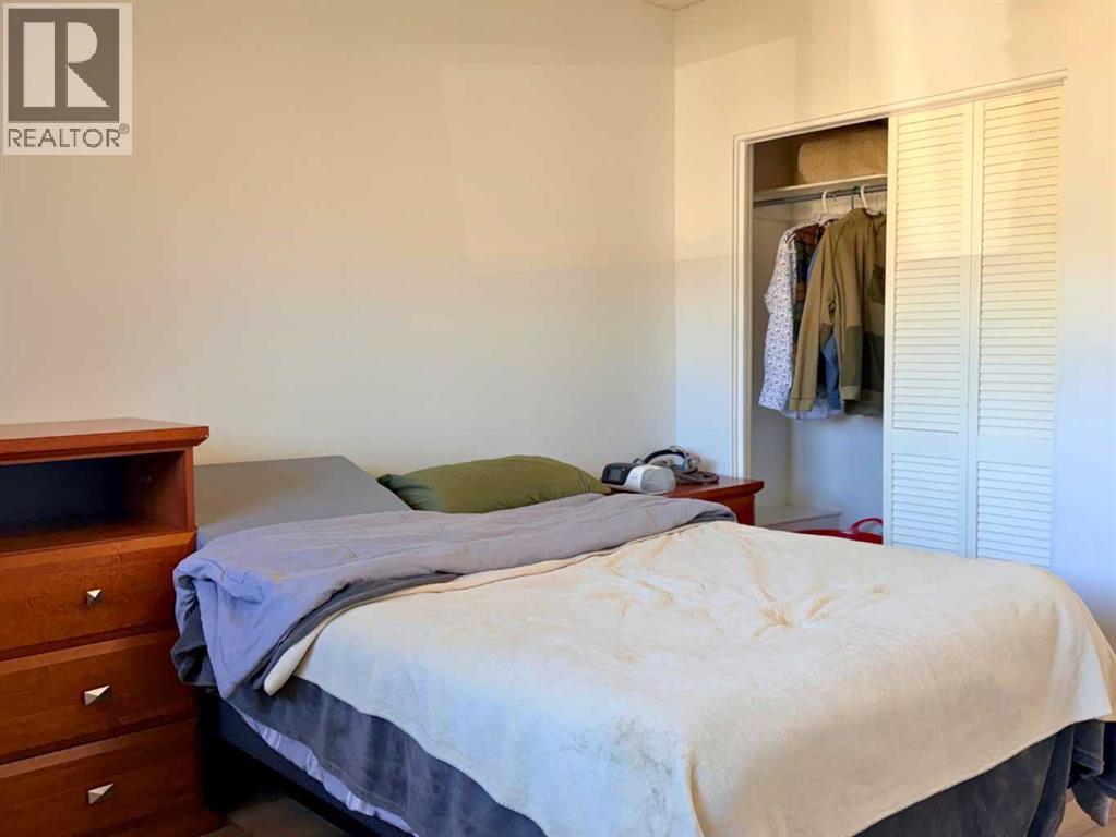 10249 111 Avenue Property Photo 10