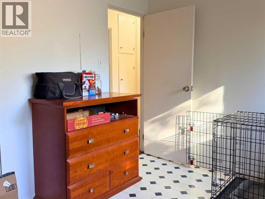 10249 111 Avenue Property Photo 12