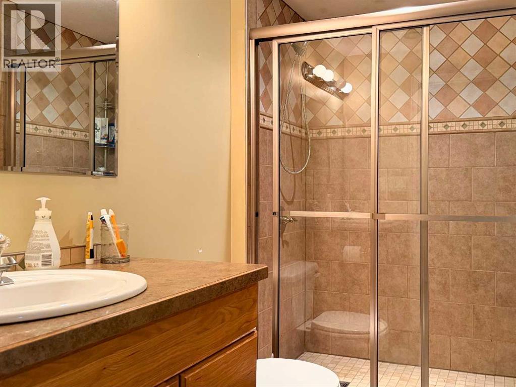 10249 111 Avenue Property Photo 20