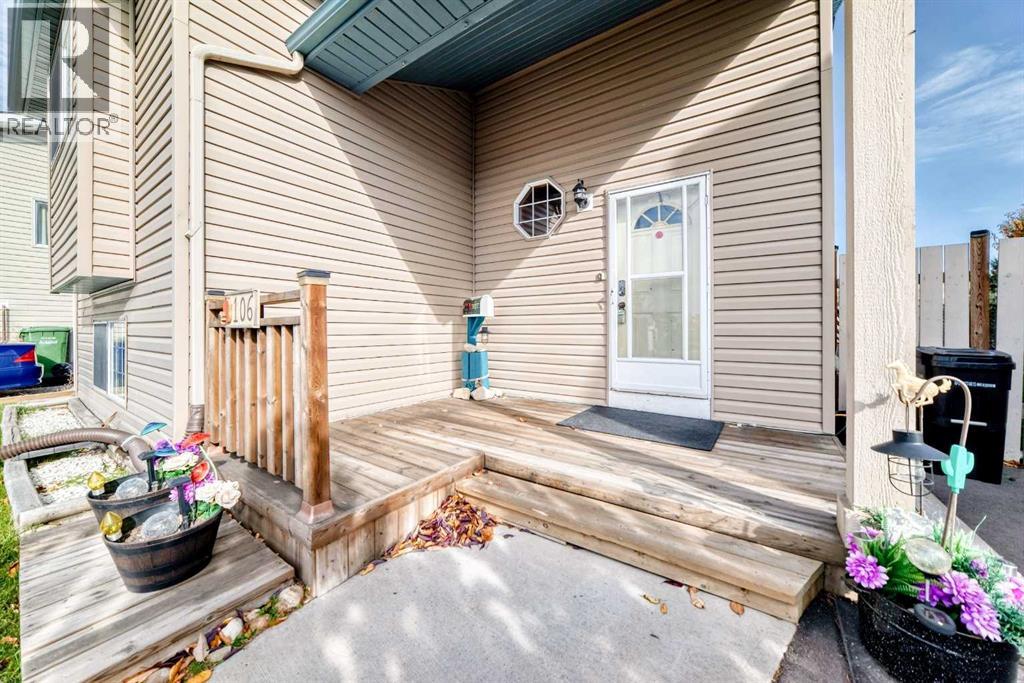 106 Elizabeth Way Se Property Photo 2