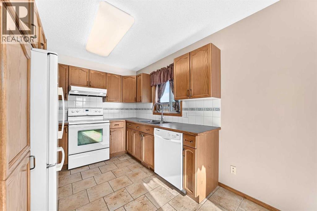 106 Elizabeth Way Se Property Photo 5