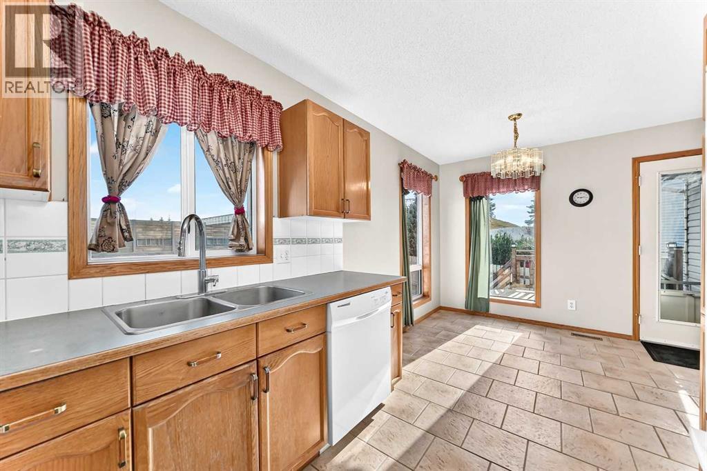 106 Elizabeth Way Se Property Photo 6
