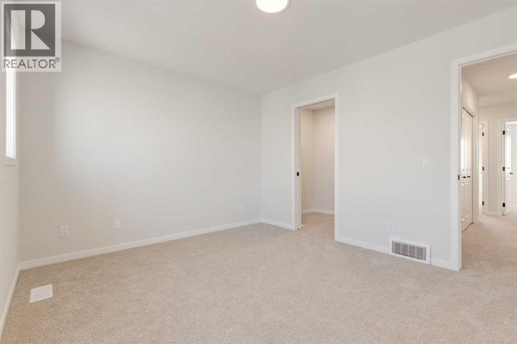 418 Montrose Crescent Se Property Photo 26