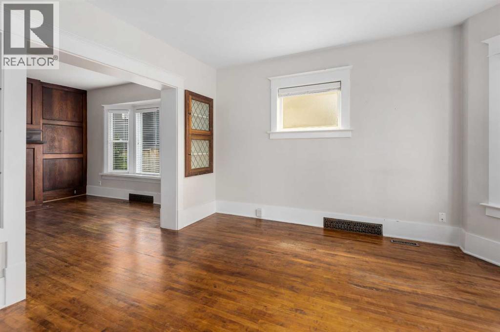 1818 18a Street Sw Property Photo 7