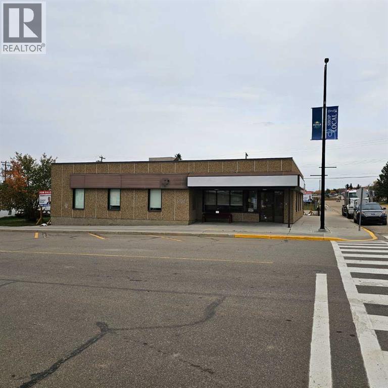 5103 3 Street Property Photo 4