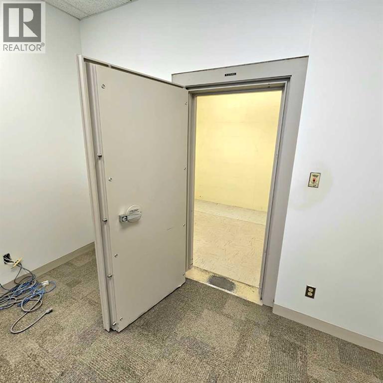 5103 3 Street Property Photo 9