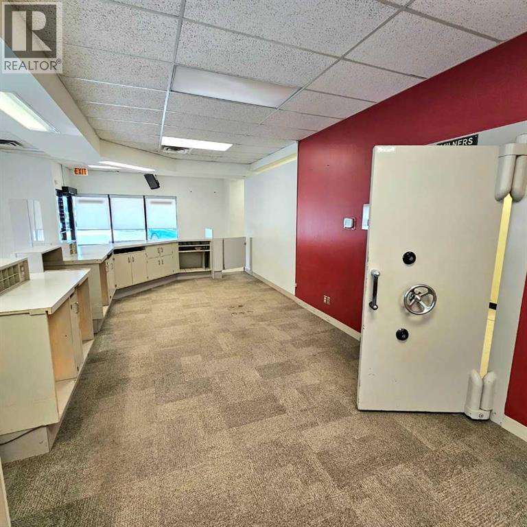 5103 3 Street Property Photo 10