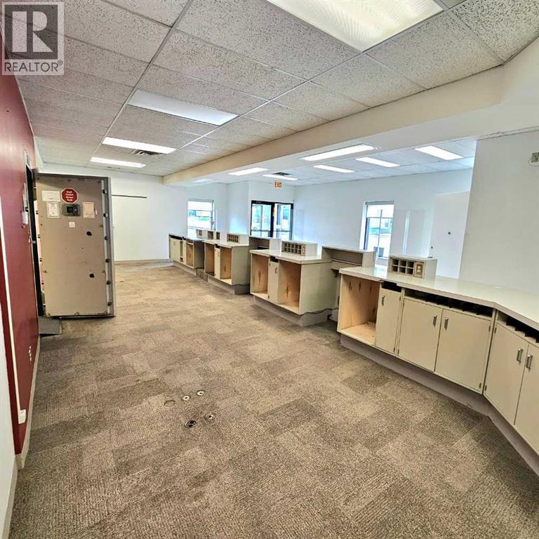 5103 3 Street Property Photo 11
