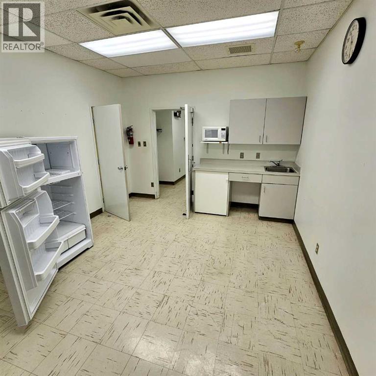 5103 3 Street Property Photo 20