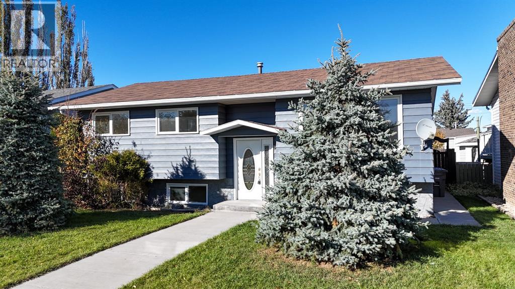 658 50A Avenue W Property Photo 1