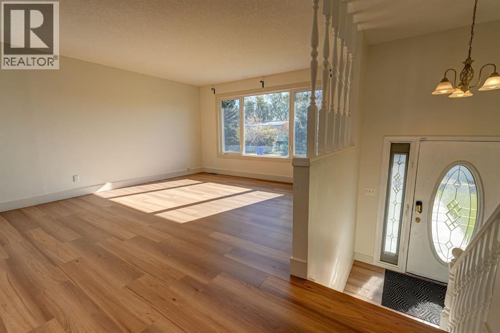 658 50a Avenue W Property Photo 6