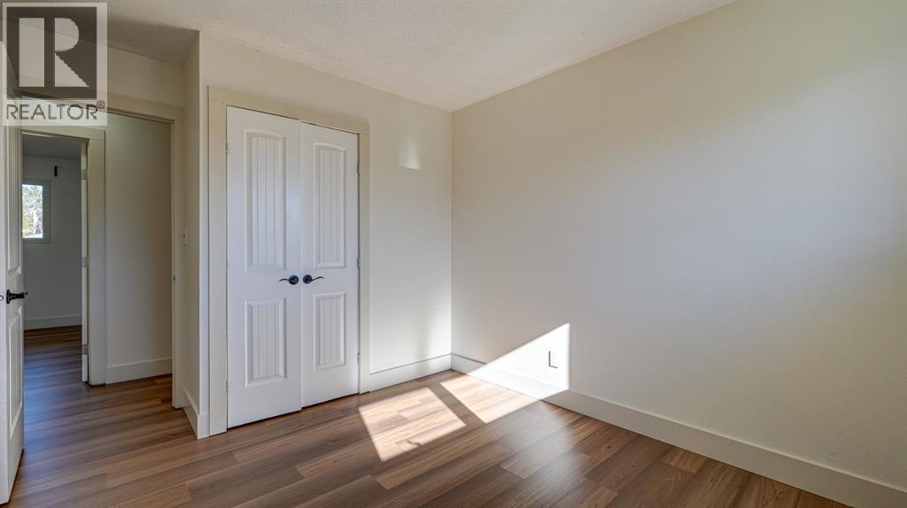 658 50a Avenue W Property Photo 22