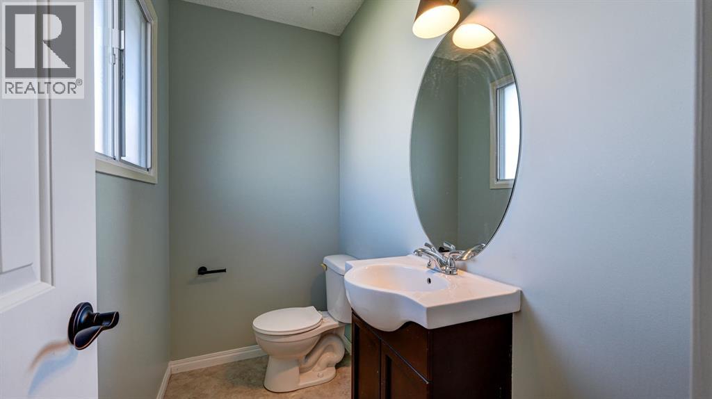 658 50a Avenue W Property Photo 26