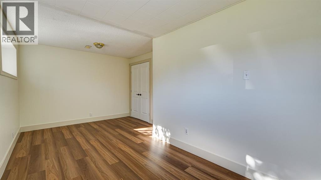 658 50a Avenue W Property Photo 37