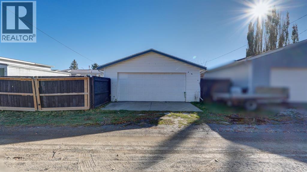 658 50a Avenue W Property Photo 48
