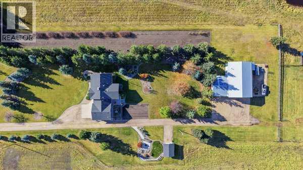 255054 Township Road 432 Property Photo 6