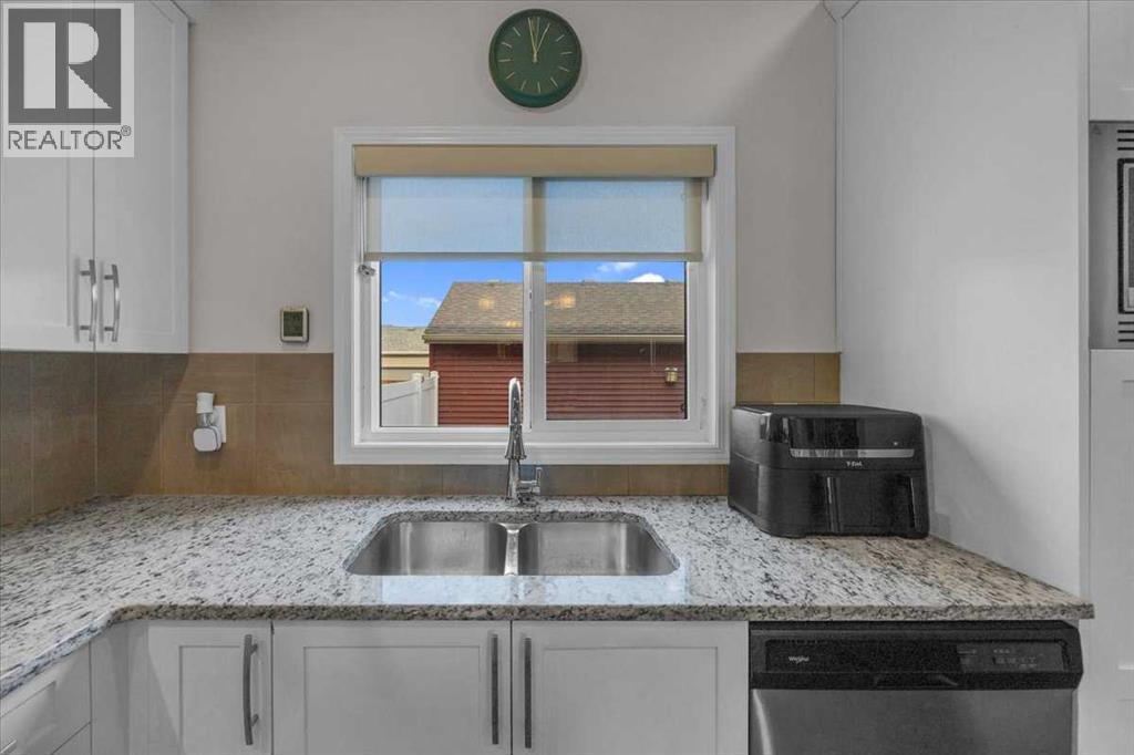 78 Walcrest Way Se Property Photo 8