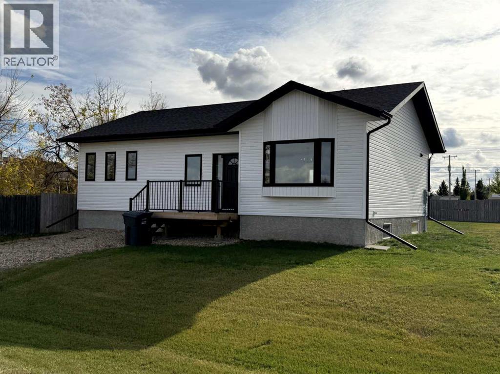 4505 53 Avenue Property Photo 1