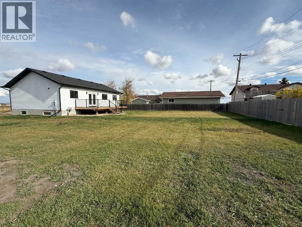 4505 53 Avenue Property Photo 4