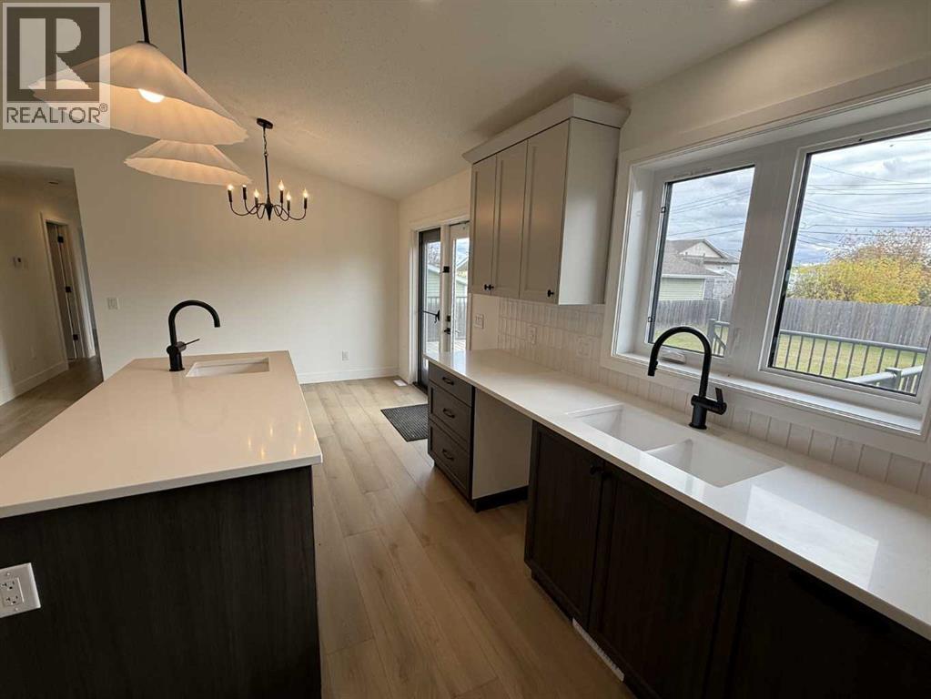 4505 53 Avenue Property Photo 16