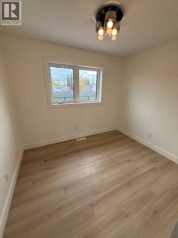 4505 53 Avenue Property Photo 24