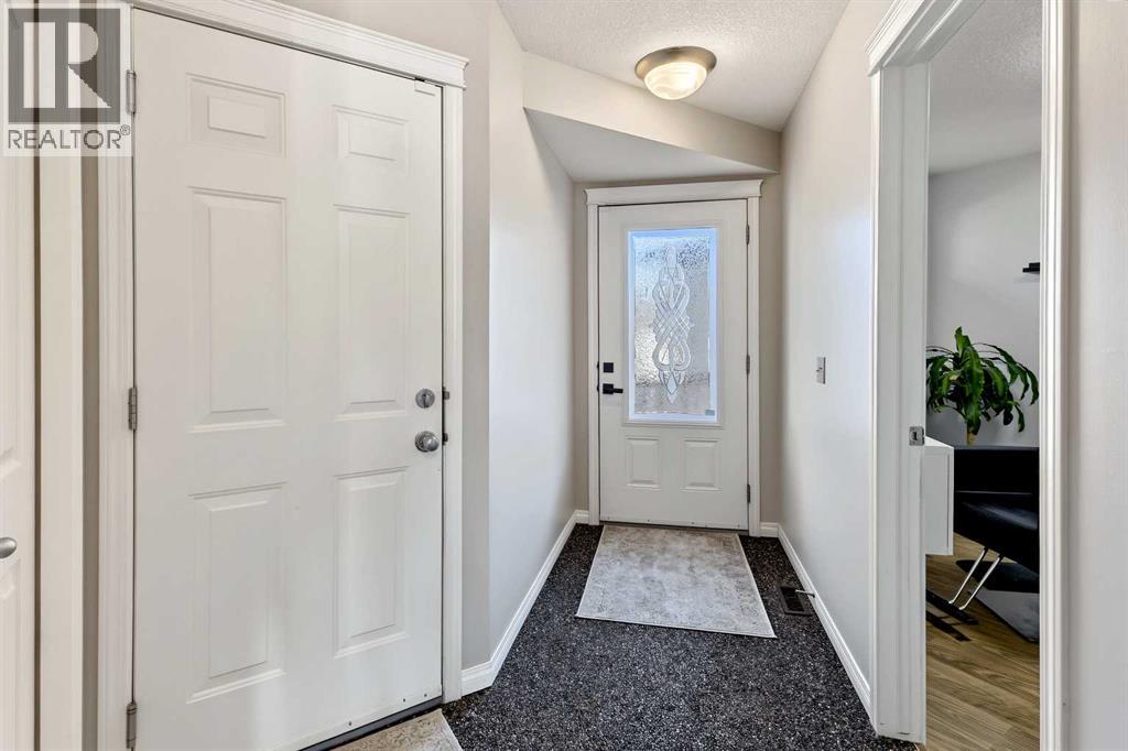224 Hillvale Crescent Property Photo 3