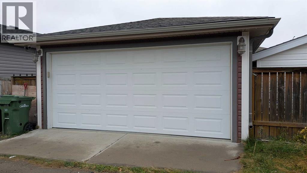4421 74 Street Property Photo 15