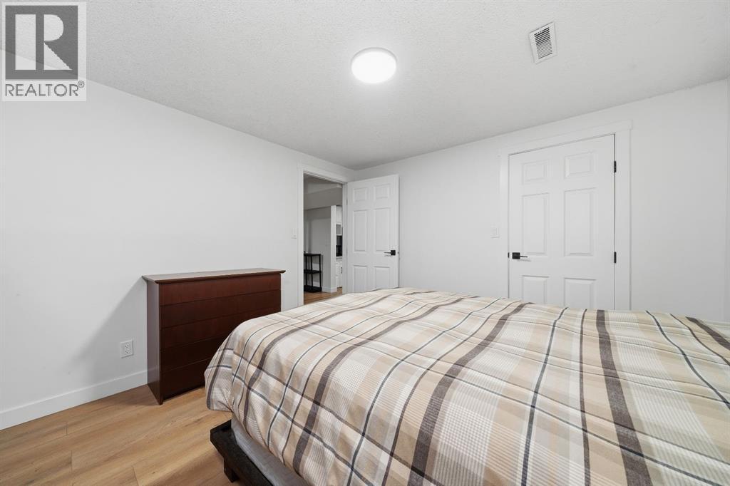 4123 30 Avenue Se Property Photo 31