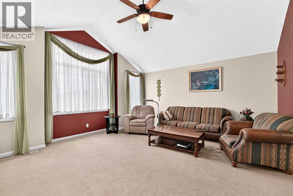 212 Aspenmere Close Property Photo 25