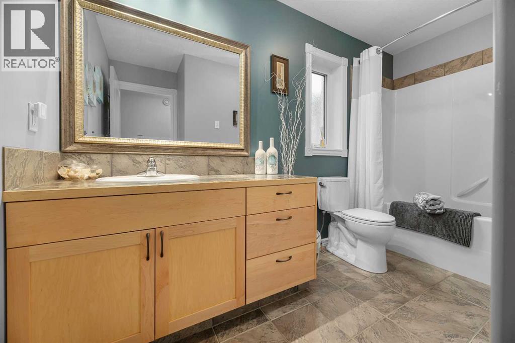 4219 46 Avenue Property Photo 7