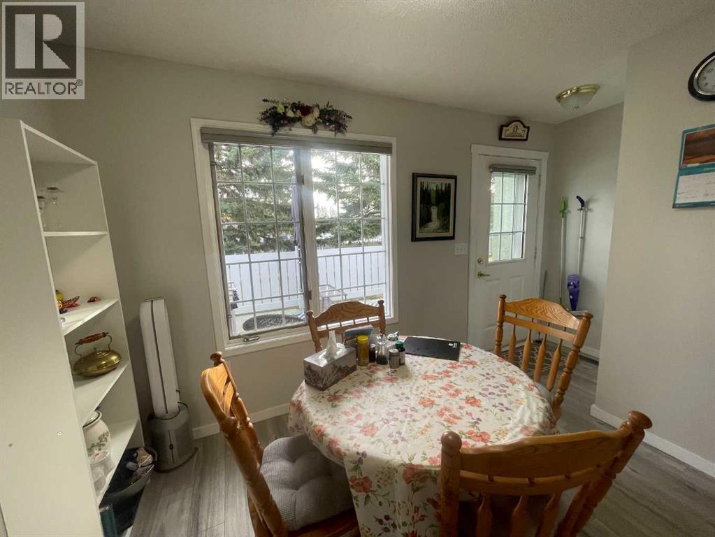 1915 17 Street Property Photo 7