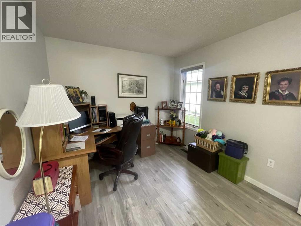 1915 17 Street Property Photo 13