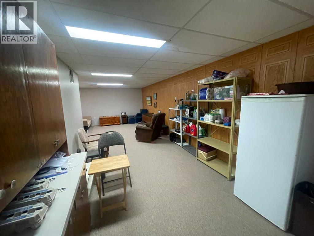 1915 17 Street Property Photo 14