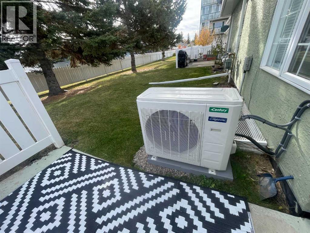 1915 17 Street Property Photo 21