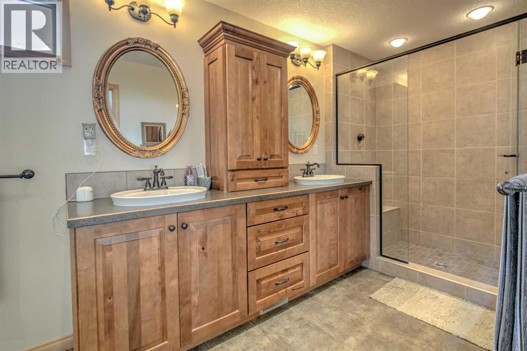100 Canyoncrest Point W Property Photo 17