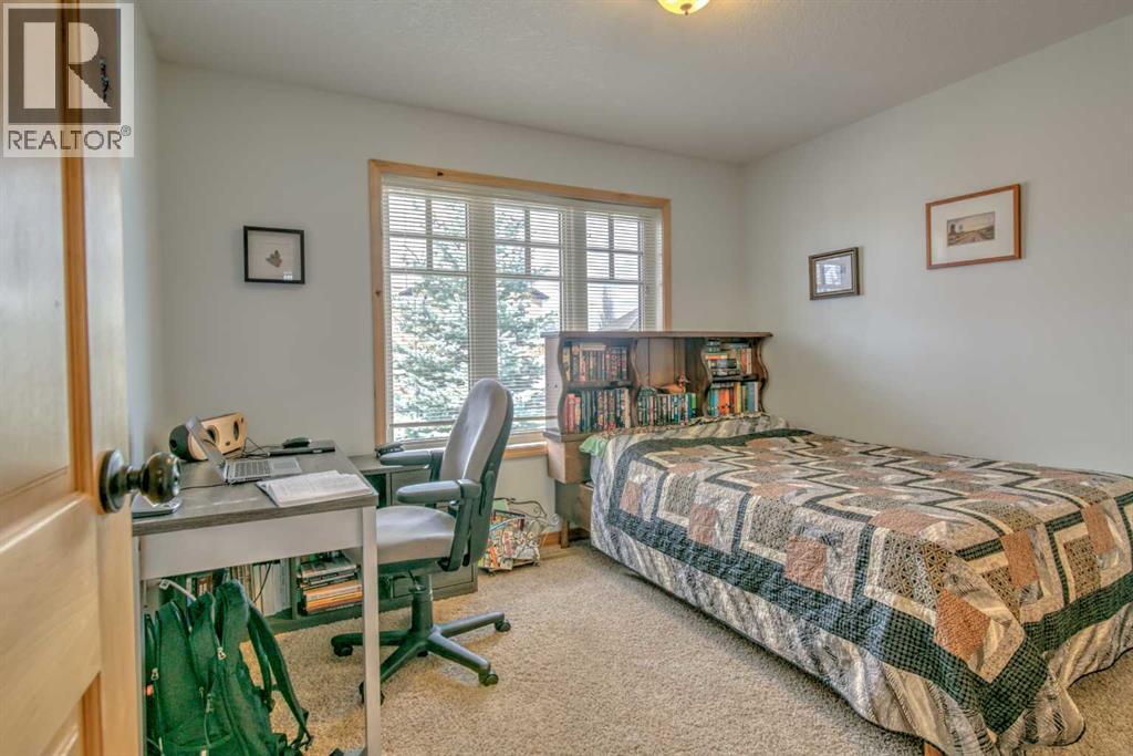 100 Canyoncrest Point W Property Photo 19