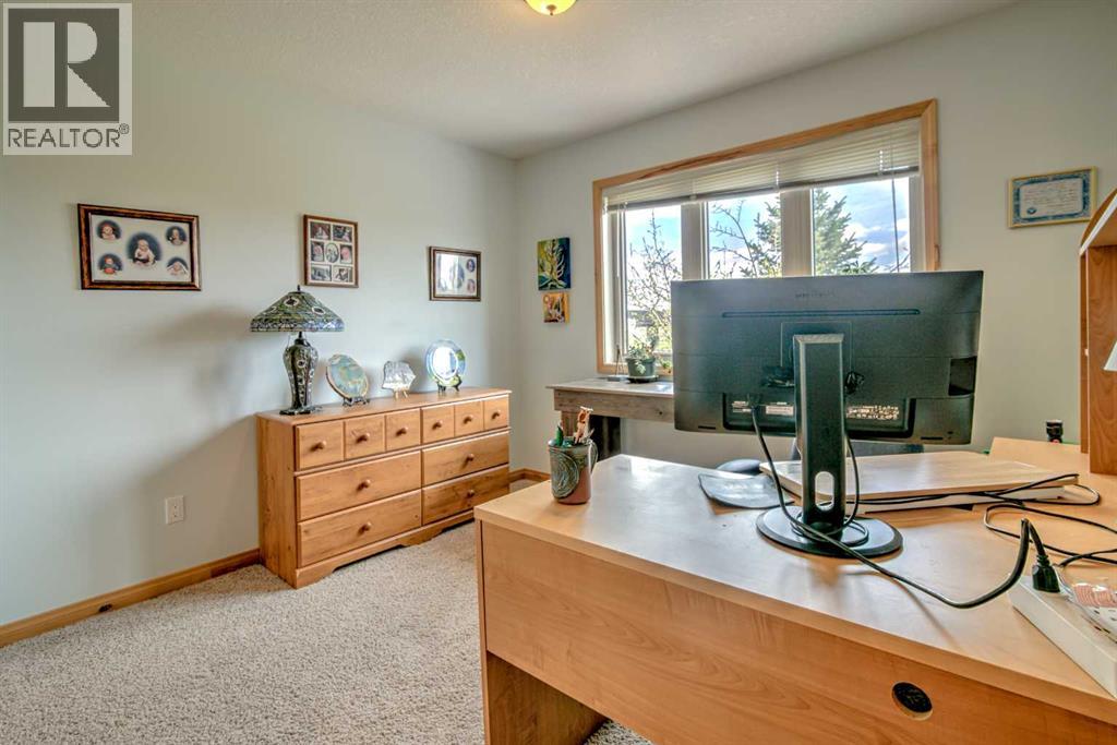100 Canyoncrest Point W Property Photo 22