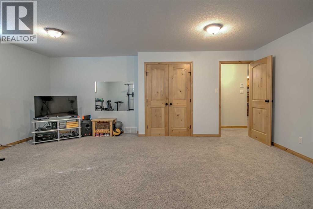 100 Canyoncrest Point W Property Photo 32