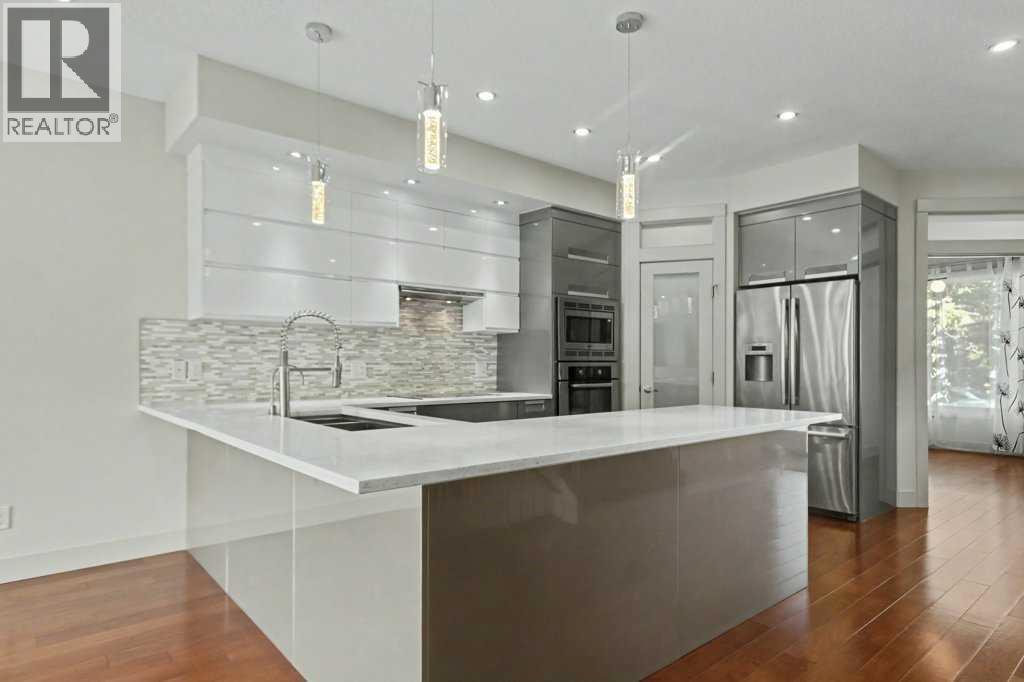 925 41 Street Sw Property Photo 4