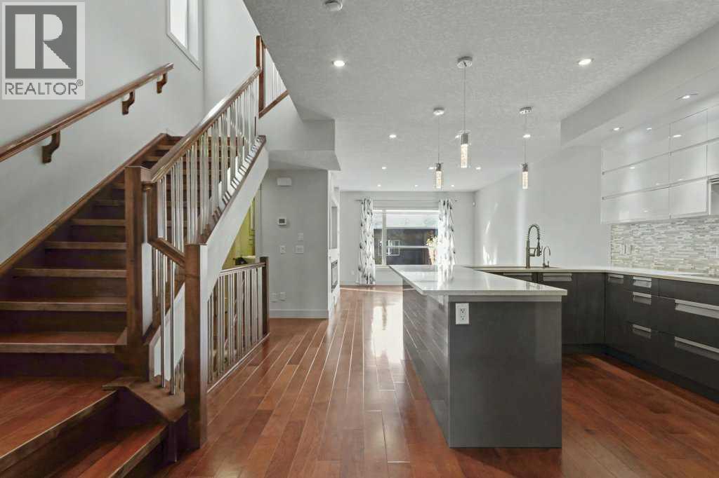 925 41 Street Sw Property Photo 5