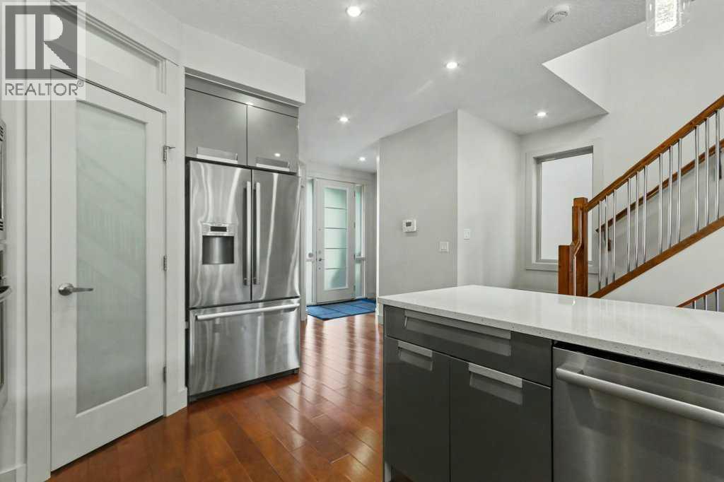 925 41 Street Sw Property Photo 8