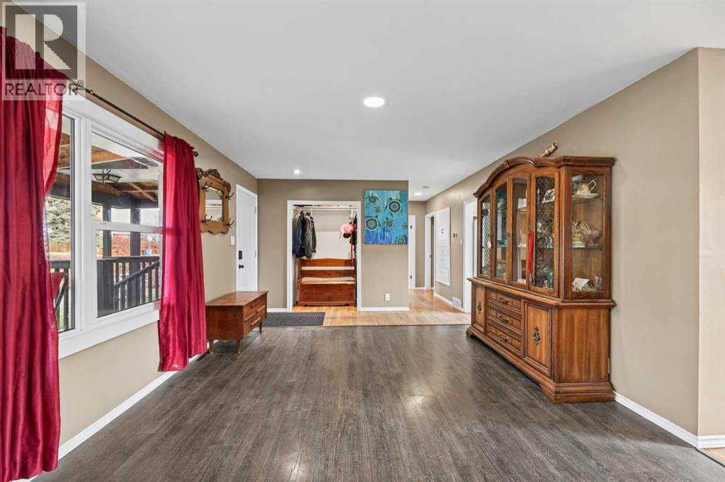 1511 16 Street Property Photo 5