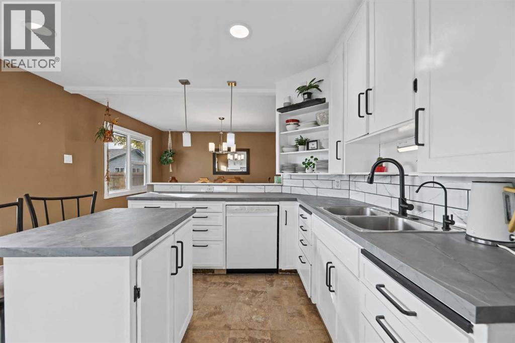 1511 16 Street Property Photo 8