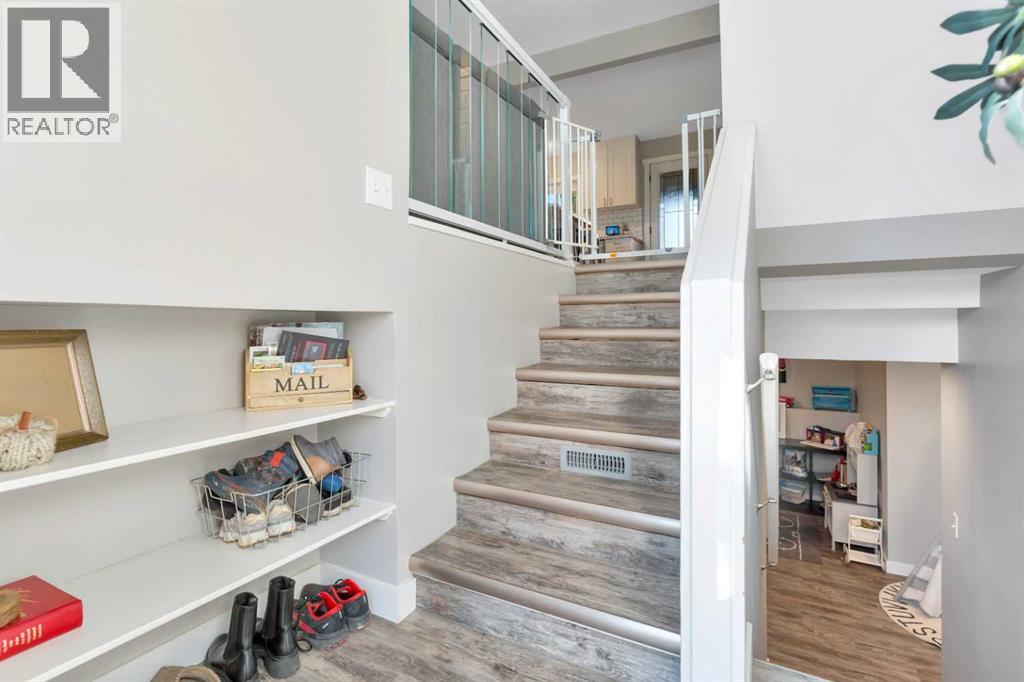 4534 46 Street Property Photo 4